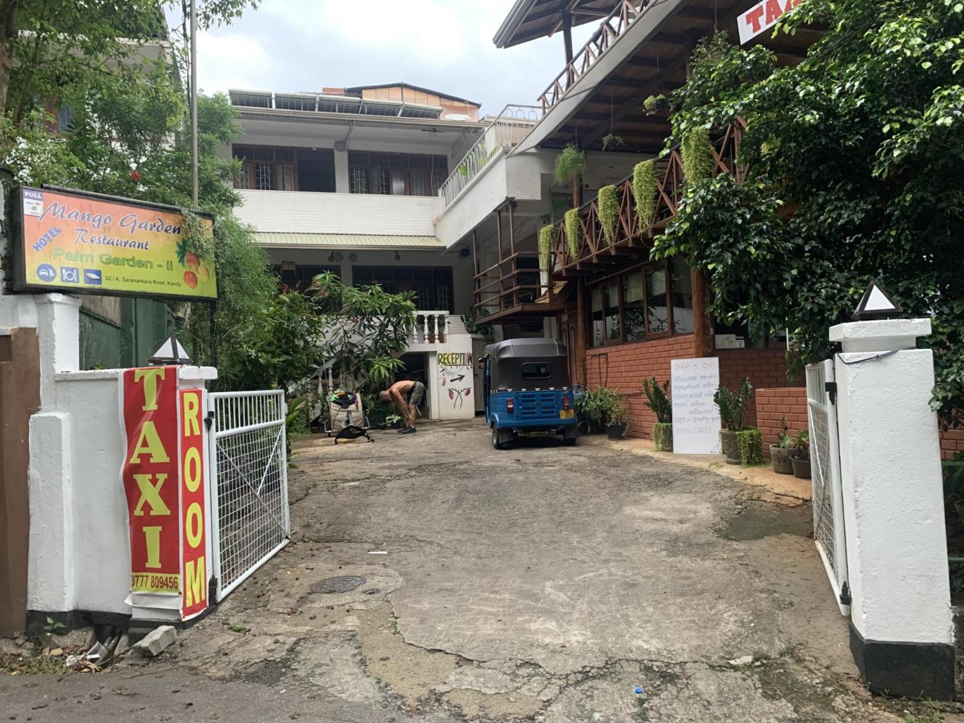 Hotel Mango Garden Kandy Exterior photo